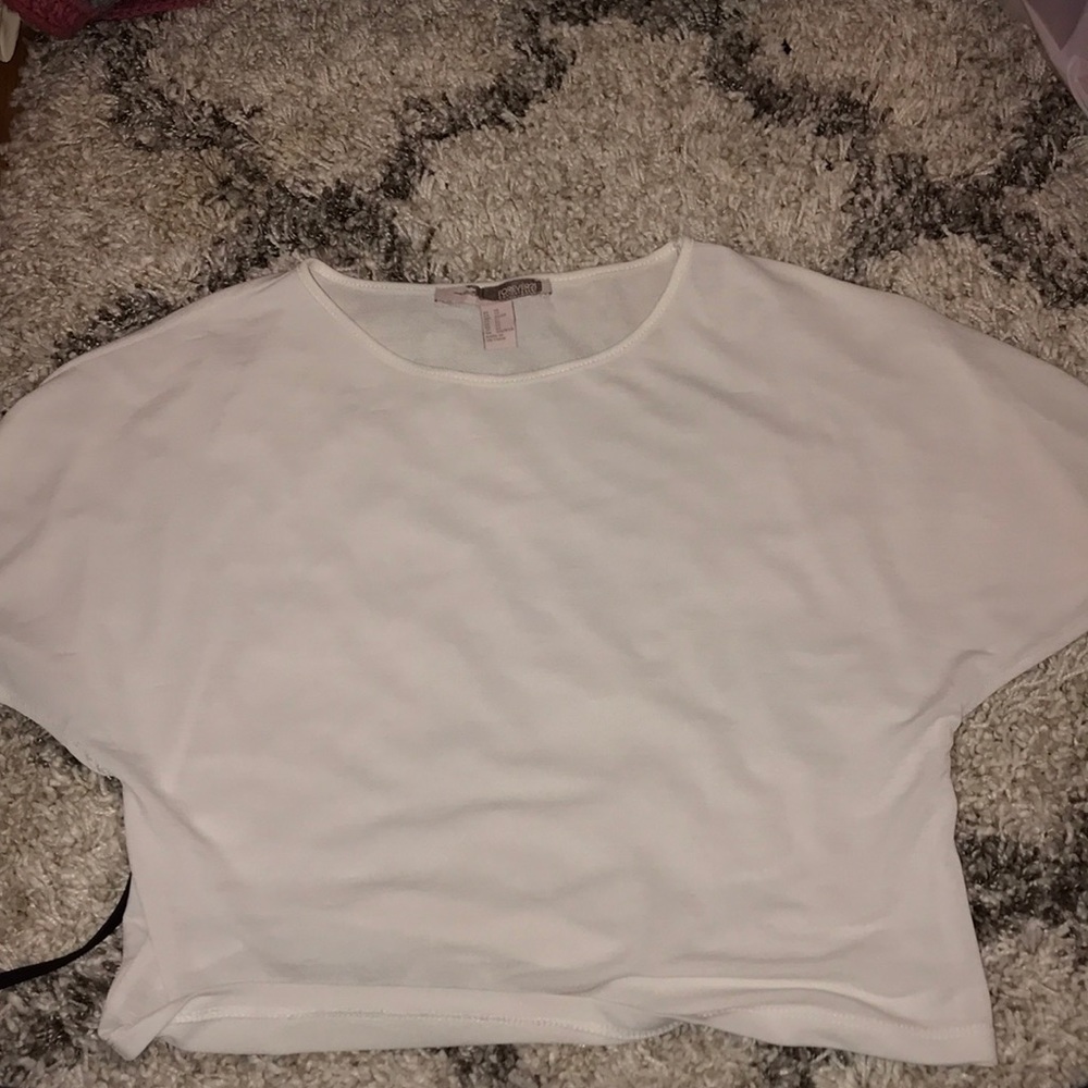 white t shirt